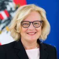Andrea Ikic-Böhm Profile Picture